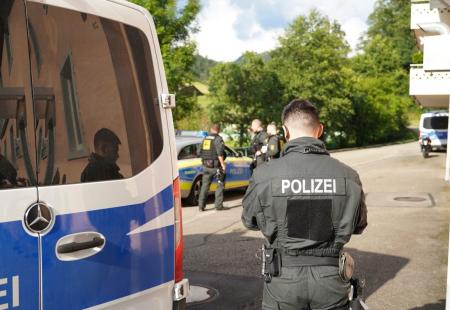 https://storage.bljesak.info/article/318330/450x310/policija njemacka.jpg